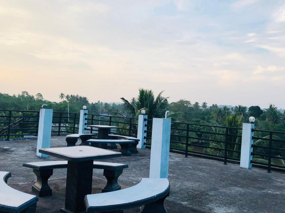 Tinara River Inn, Weligama Esterno foto