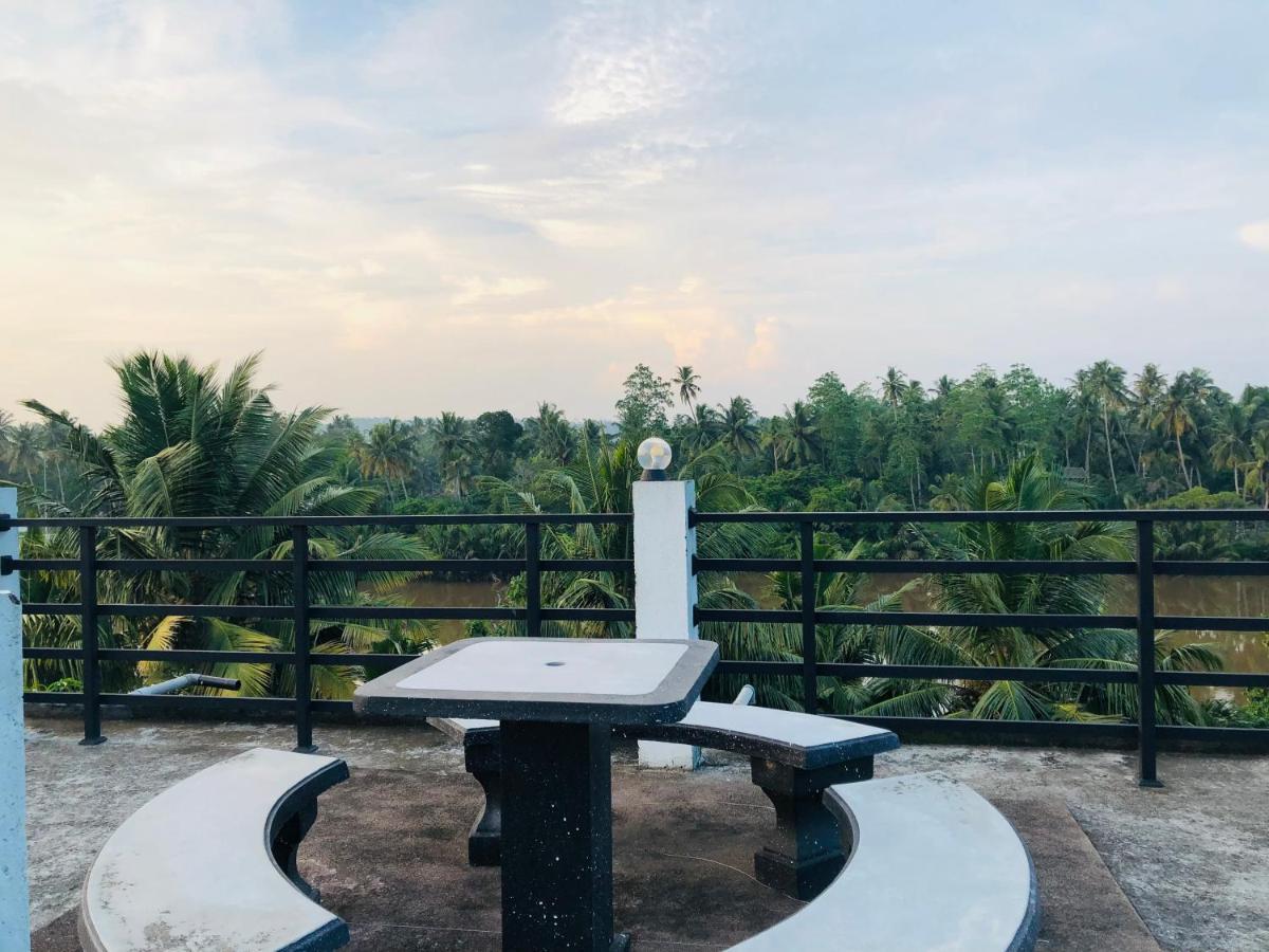 Tinara River Inn, Weligama Esterno foto