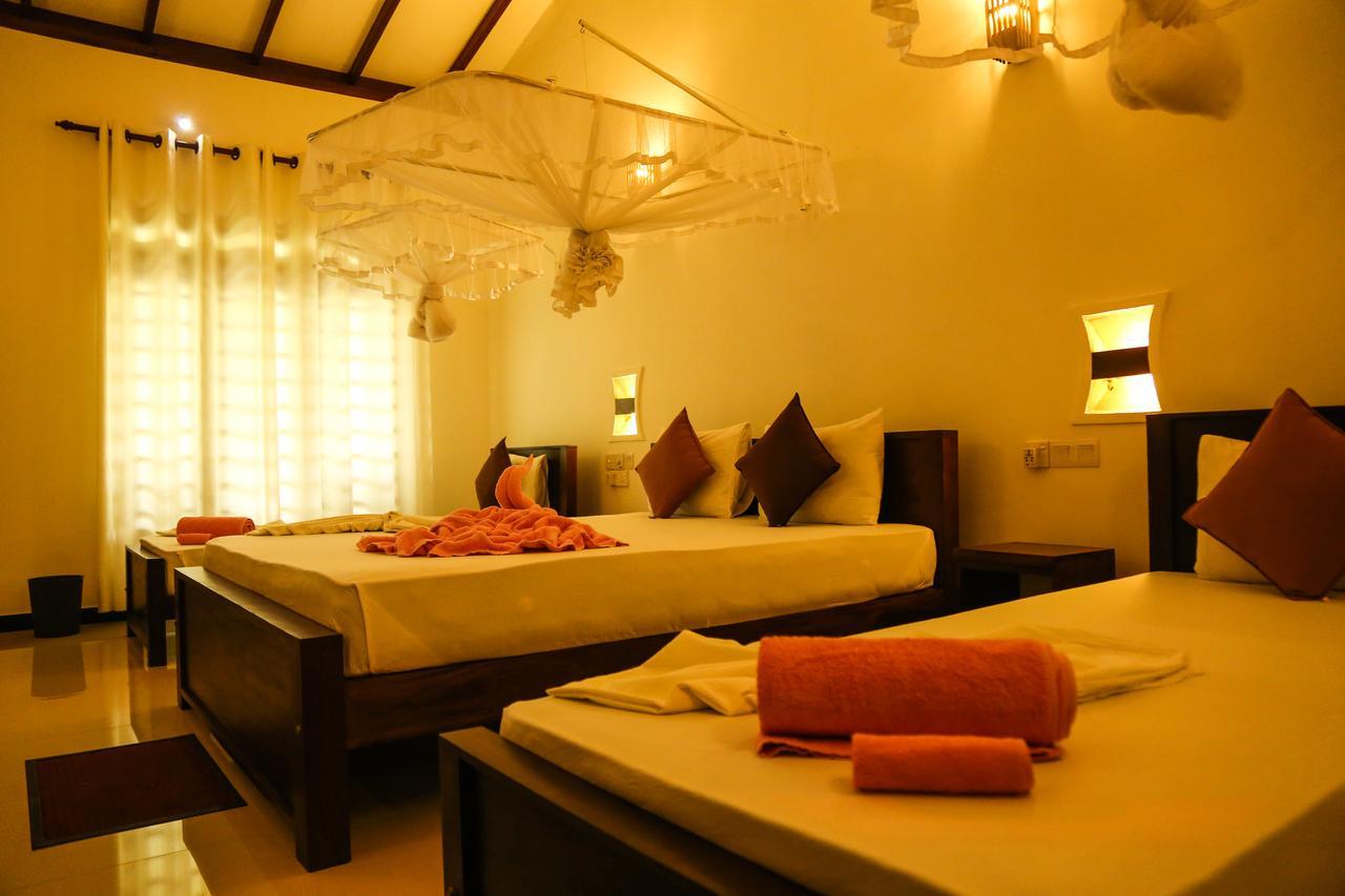 Tinara River Inn, Weligama Esterno foto