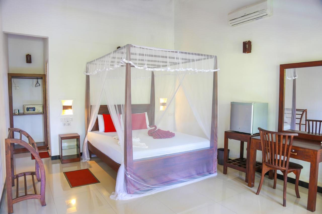 Tinara River Inn, Weligama Esterno foto