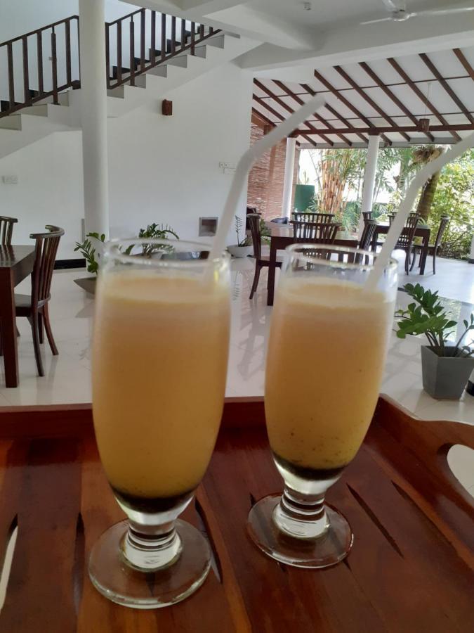 Tinara River Inn, Weligama Esterno foto